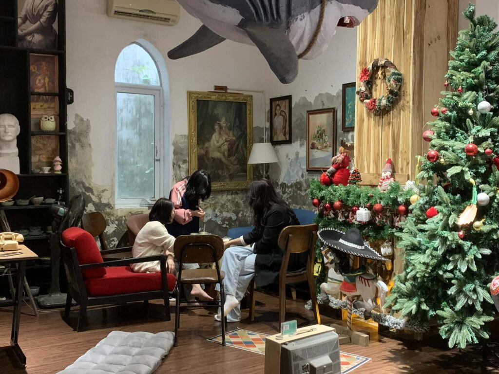 trầm ngâm coffee - góc chill khó tìm