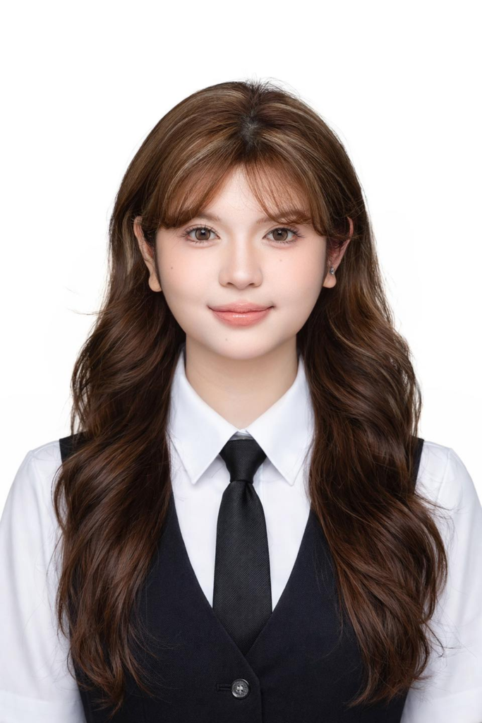 Tiêu chuẩn chụp ảnh thẻ cho Căn cước công dân yêu cầu phông trắng, khuôn mặt nghiêm trang và không đeo kính.
