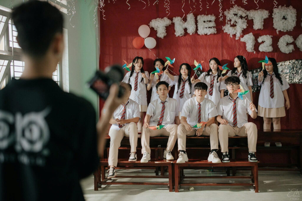 Ekip Moy Media chụp ảnh kỷ yếu chuyên nghiệp tại Thái Nguyên.