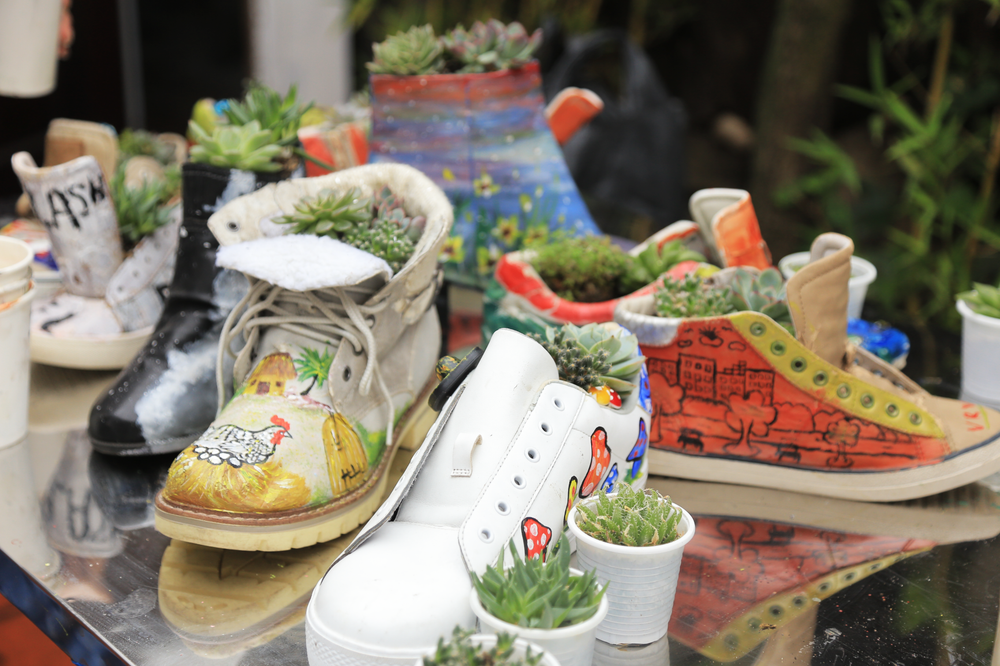 Giày sneaker tái chế thời trang bền vững cho giới trẻ
